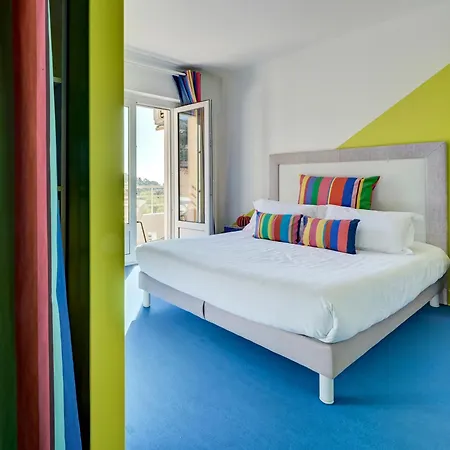 Espadon Bleu Hotel 3*