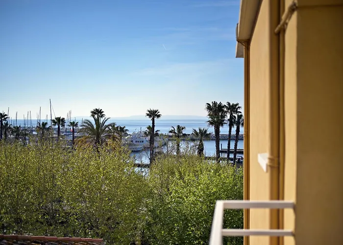 Espadon Bleu Hotel