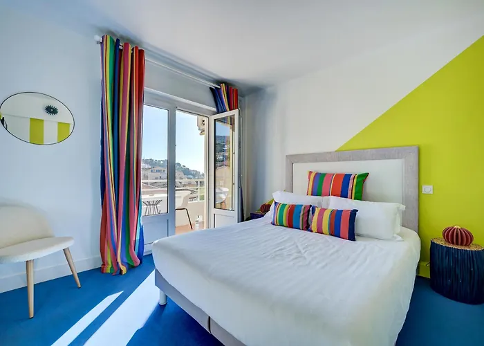 Hotel Espadon Bleu 3*