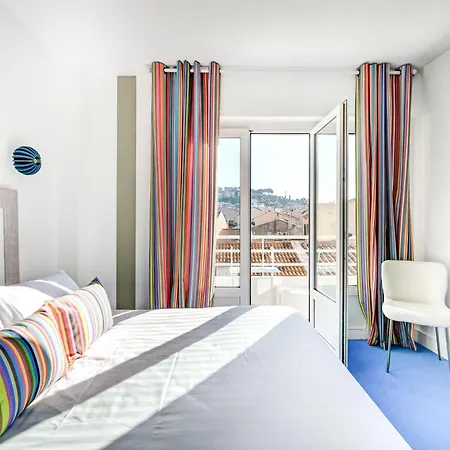 Espadon Bleu Hotell 3*