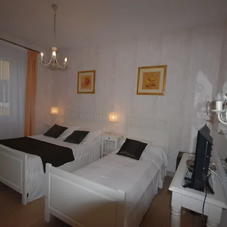 Espadon Bleu Hotel 3*